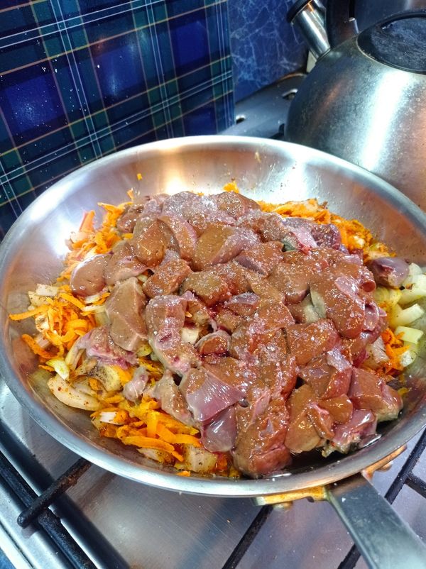 Паштет из говяжьей печени с морковью и луком