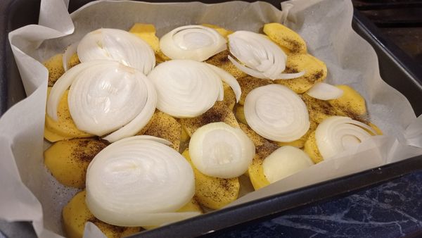 Пирог с мойвой