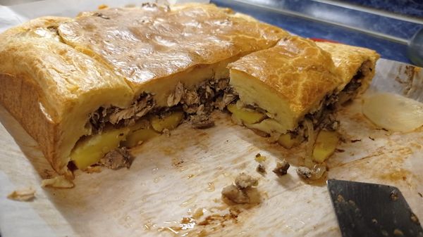 Пирог с мойвой