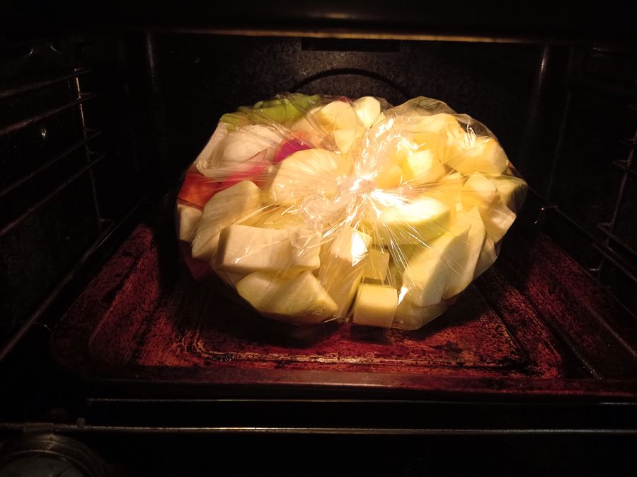 Икра кабачковая в рукаве запеченная в духовке