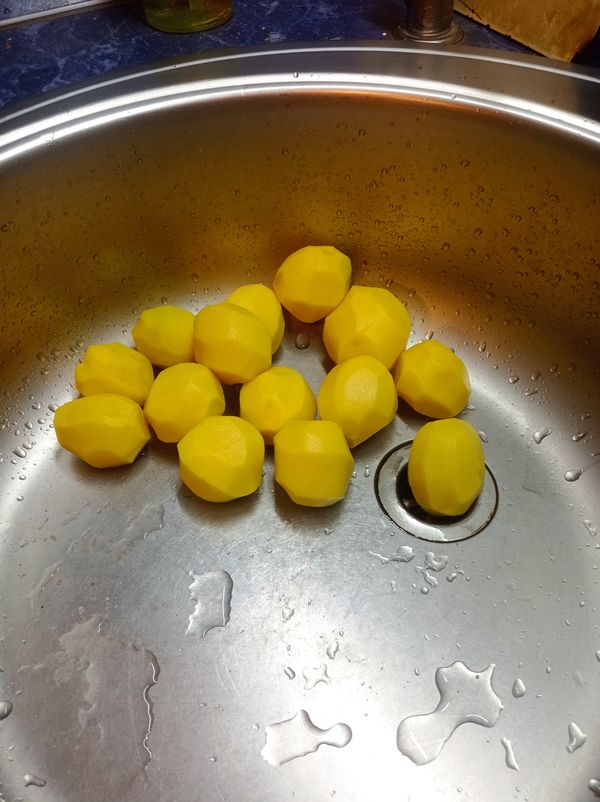 Картофельные чипсы с сыром