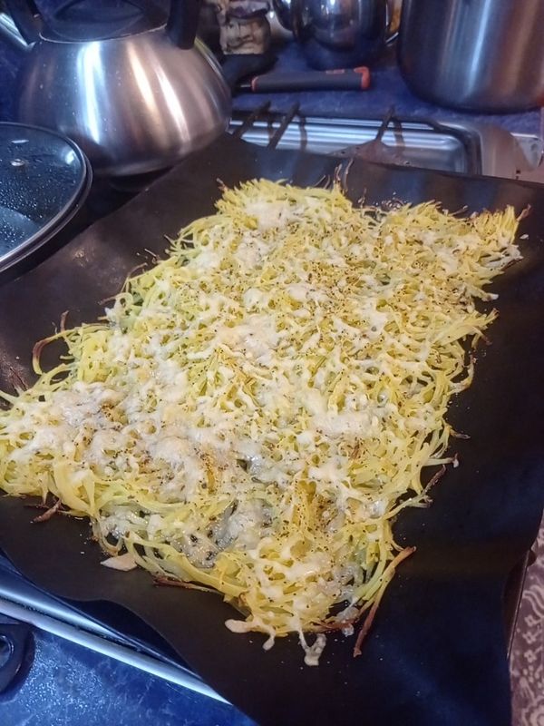 Картофельные чипсы с сыром