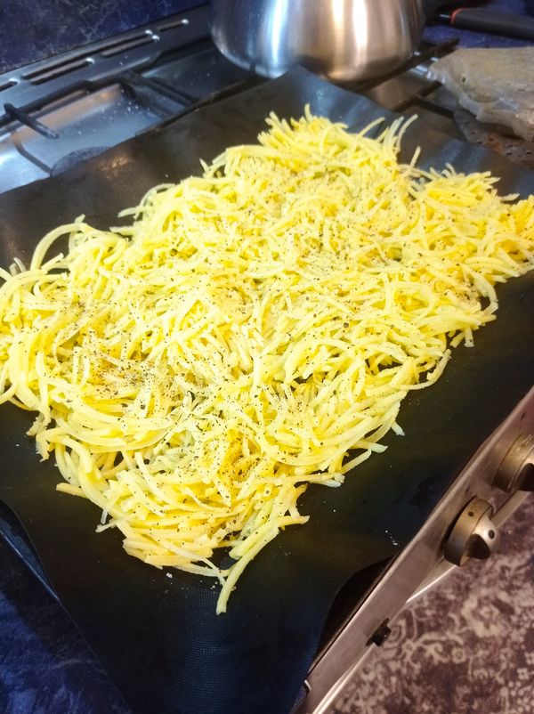 Картофельные чипсы с сыром