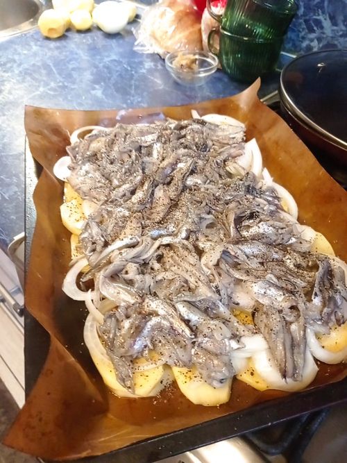 Пирог с мойвой