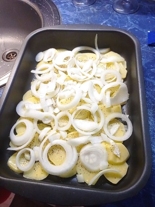 Пирог с мойвой