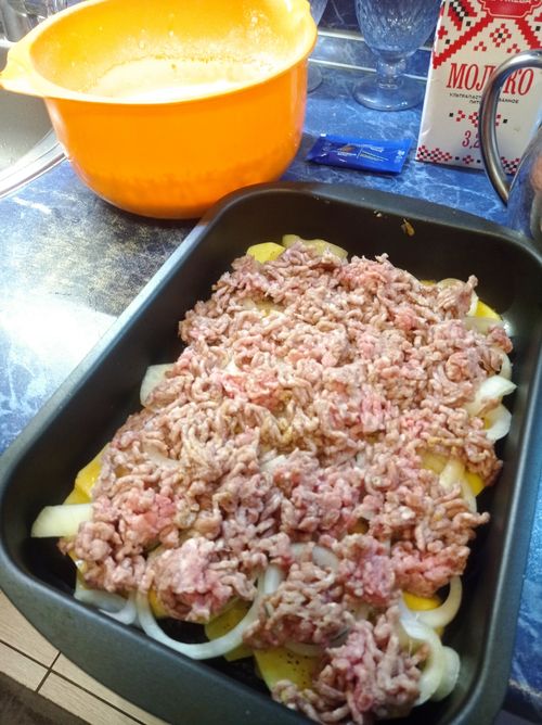 Пирог с мойвой