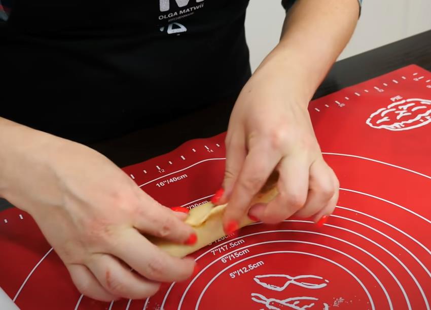 Плюшки сахарные