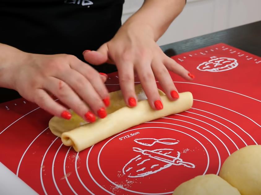 Плюшки сахарные