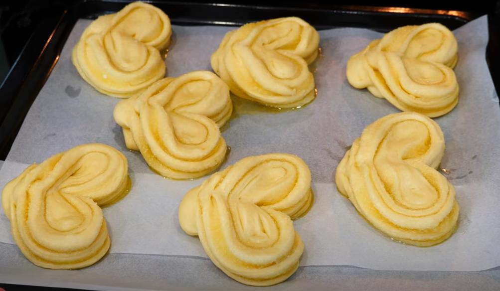 Плюшки сахарные