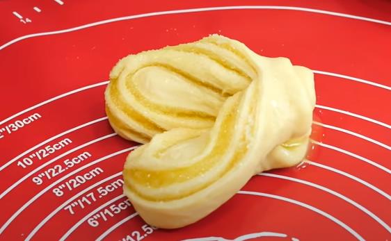 Плюшки сахарные