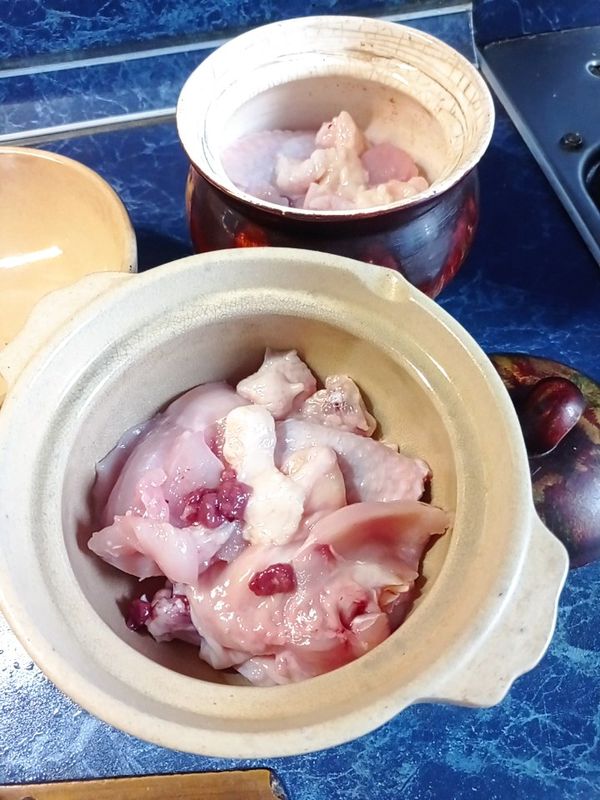 Каша с мясом в горшочке