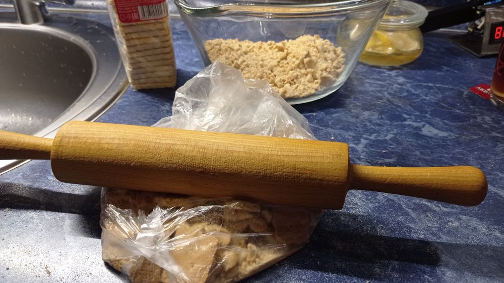 Колбаска из печенья шоколадная