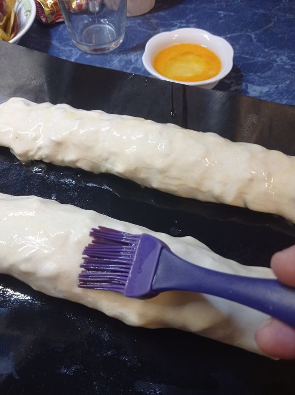 Штрудель яблочный из слоеного теста