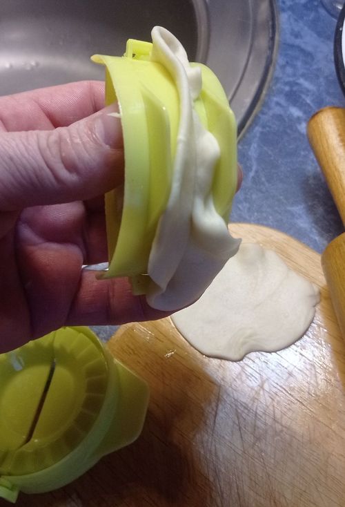 Тесто для пельменей заварное